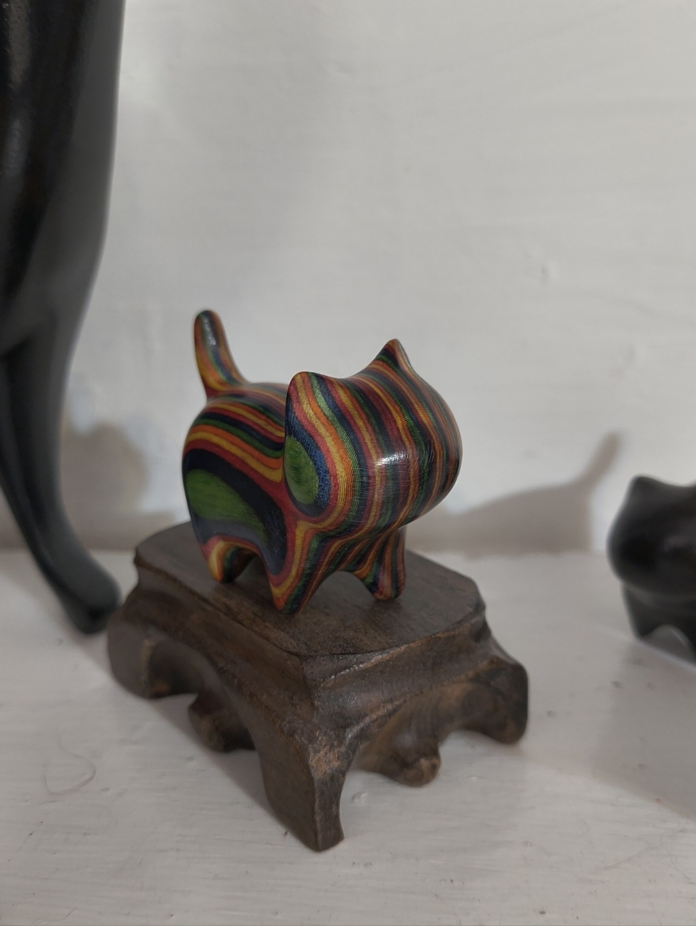 Wooden Miniature hand carved cat statue figurine kitty Multi color, tail up - Picture 6 of 12